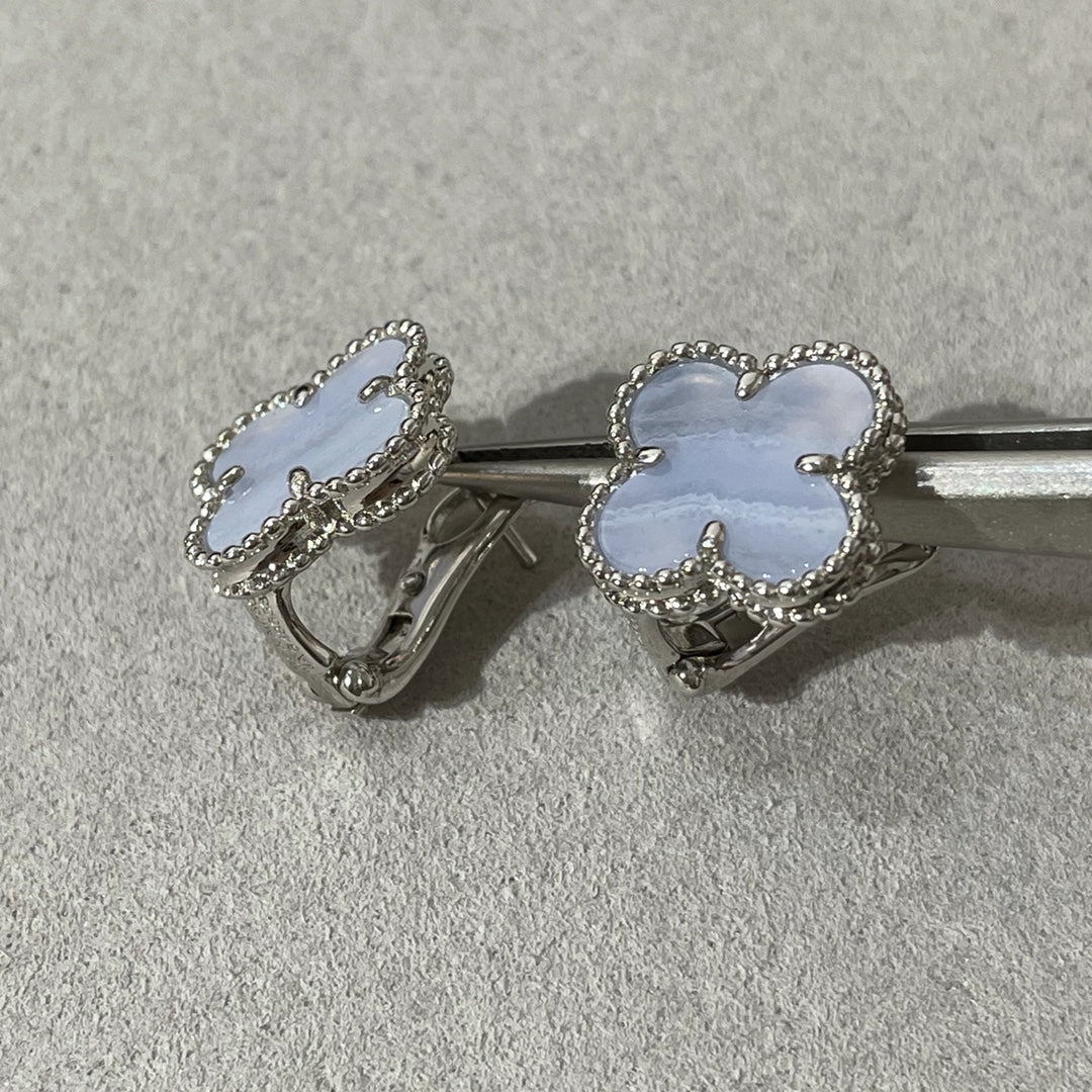 [⭐⭐JeweliWhal]CLOVER CHALCEDONY SILVER STUD EARRINGS