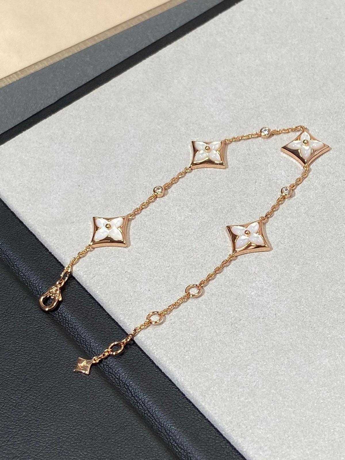 [⭐⭐JeweliWhal]STAR 4 MOTIV PERLMUTT DIAMANT ROSÉGOLD ARMBAND