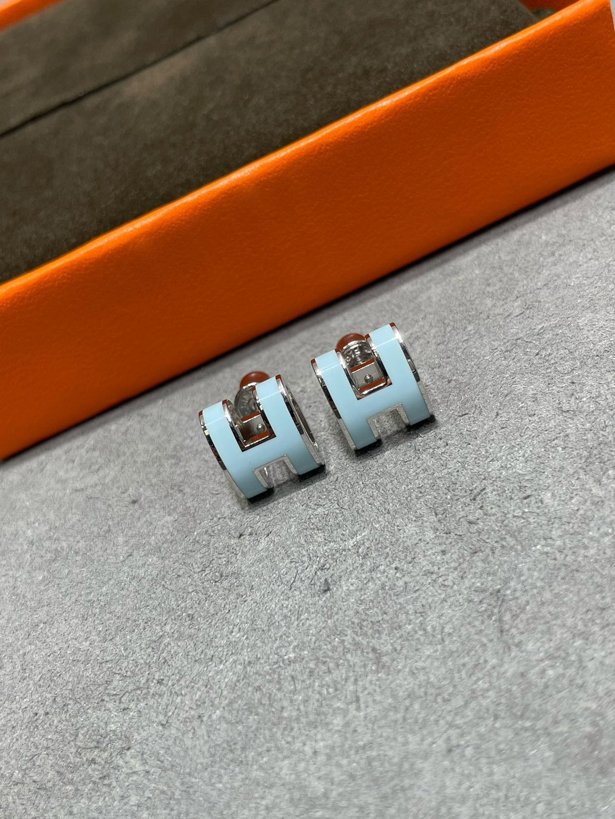 [⭐⭐JeweliWhal]POP H SKY BLUE STUD EARRINGS