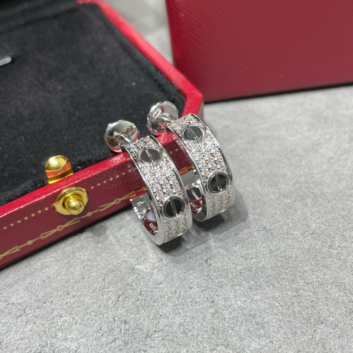 [⭐⭐JeweliWhal]LOVE CERAMIC DIAMOND PAVED SILVER EARRINGS