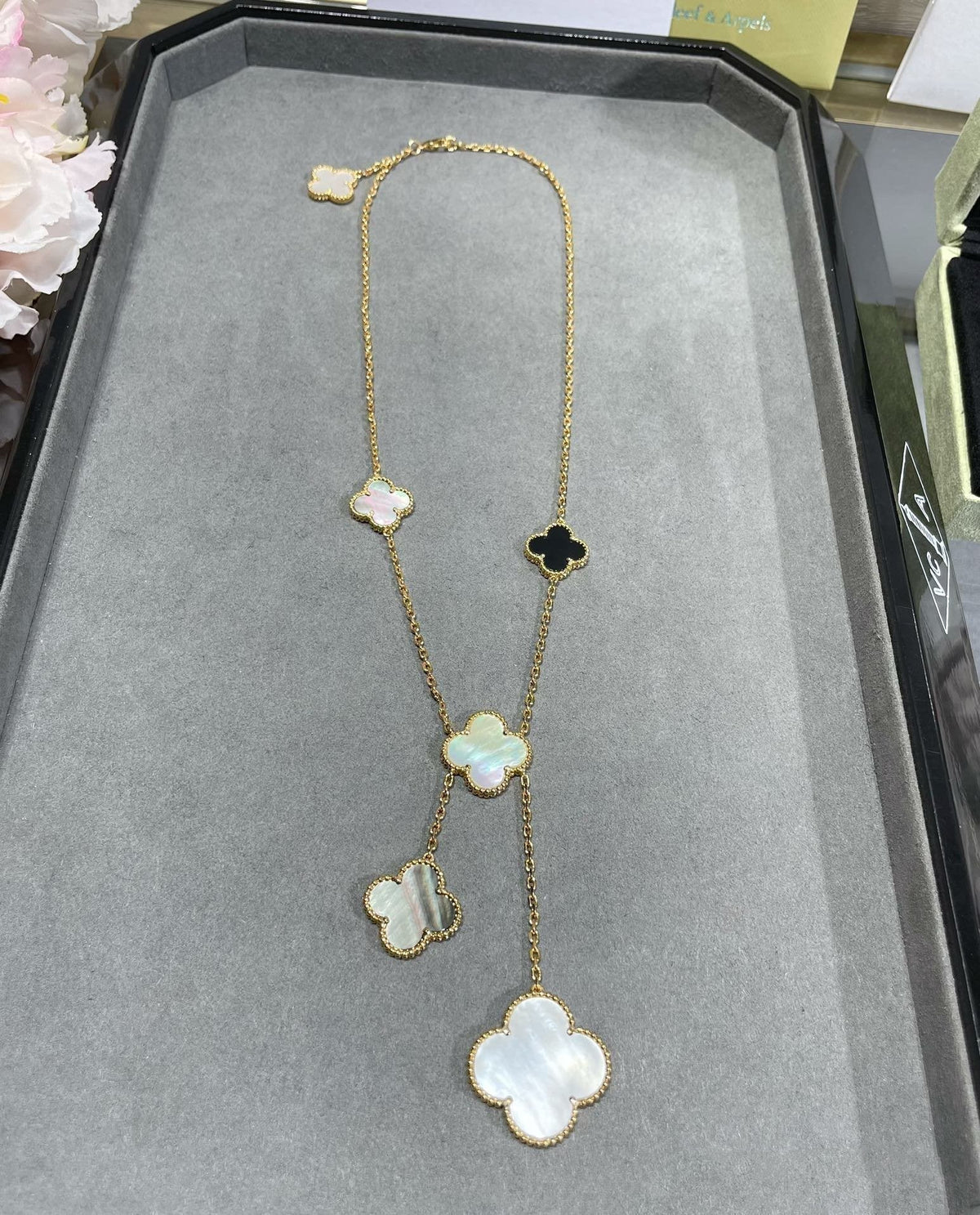 [⭐⭐JeweliWhal]CLOVER 6 MOTIF MOP ONYX GOLD NECKLACE