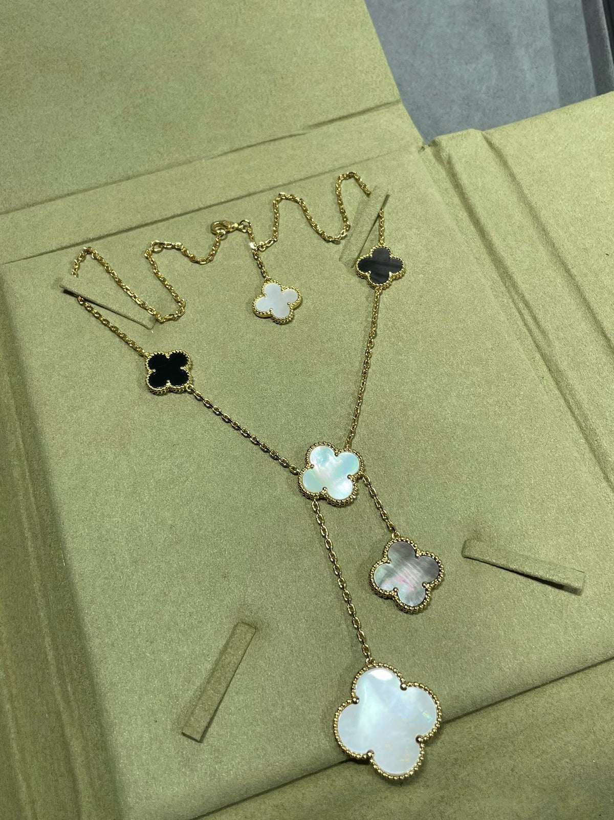 [⭐⭐JeweliWhal]CLOVER 6 MOTIF MOP ONYX GOLD NECKLACE