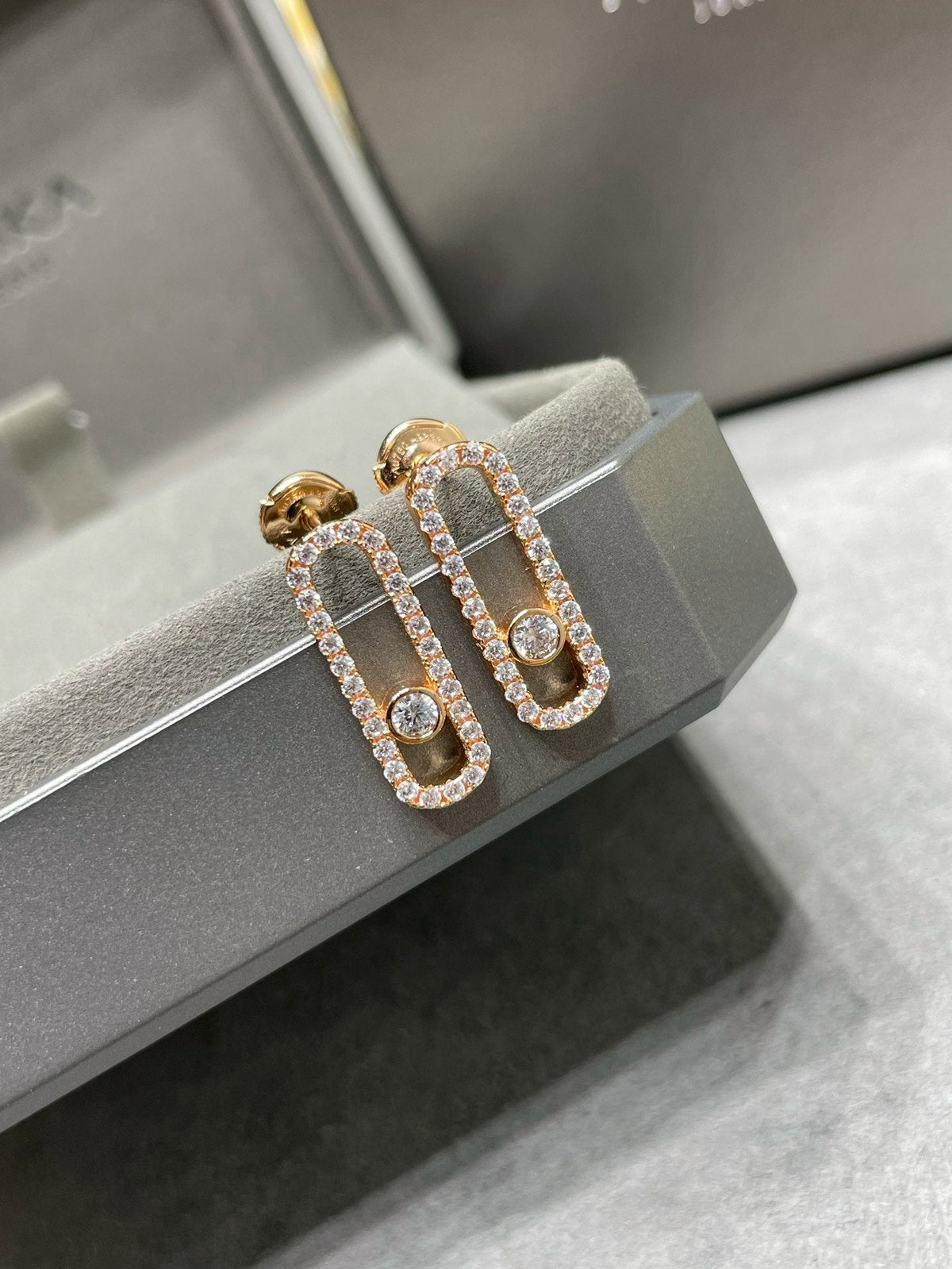 [⭐⭐JeweliWhal]MOVE UNO STUD DIAMOND PAVED EARRINGS