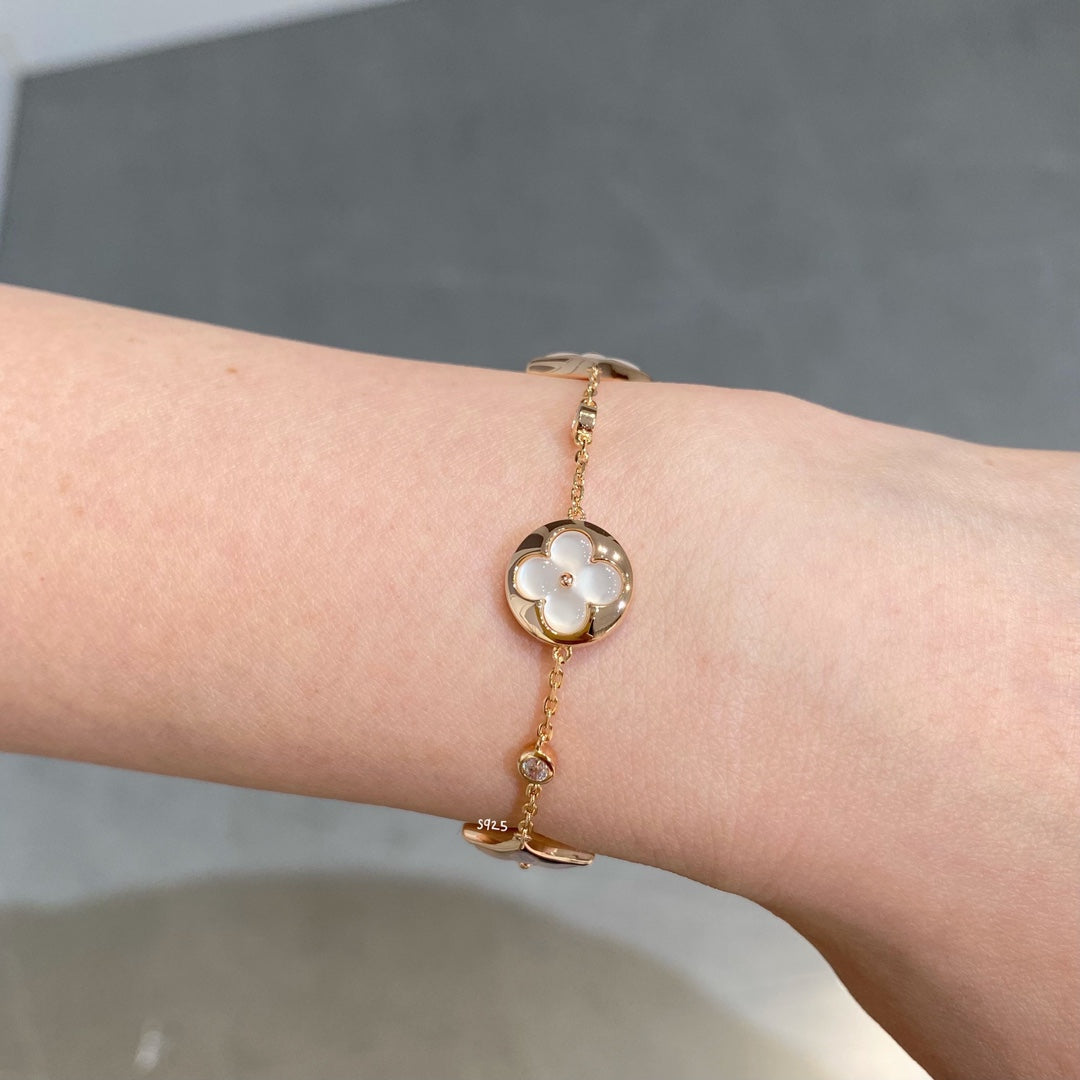 [⭐⭐JeweliWhal]STAR AND SUN 4 MOTIF WHITE MOP PINK GOLD BRACELET