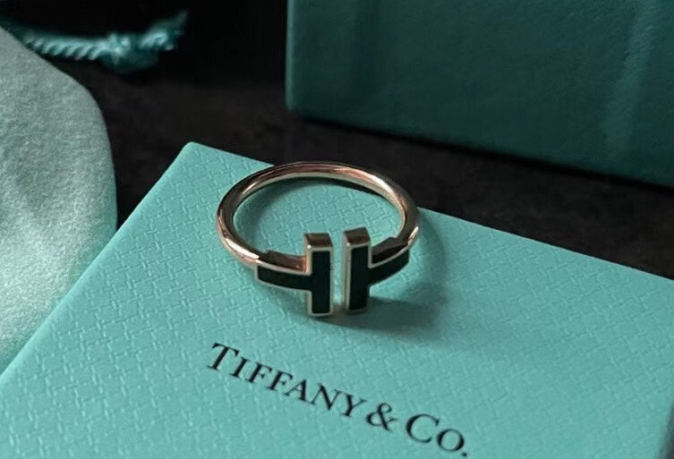 [JeweliWhal]T SMALL ONYX PINK GOLD RING