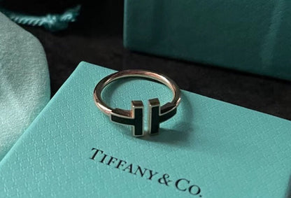 [JeweliWhal]T SMALL ONYX PINK GOLD RING