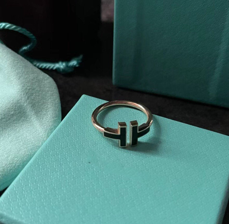 [JeweliWhal]T SMALL ONYX PINK GOLD RING