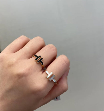 [JeweliWhal]T SMALL ONYX PINK GOLD RING