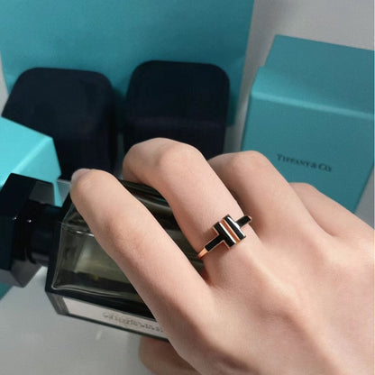 [JeweliWhal]T SMALL ONYX PINK GOLD RING