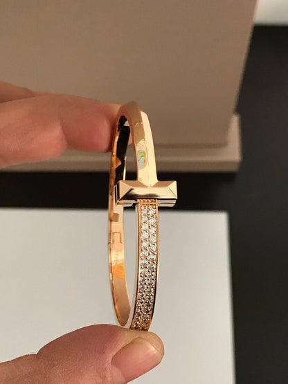 [JeweliWhal]T1 WIDE DIAMOND HINGED BANGLE PINK GOLD