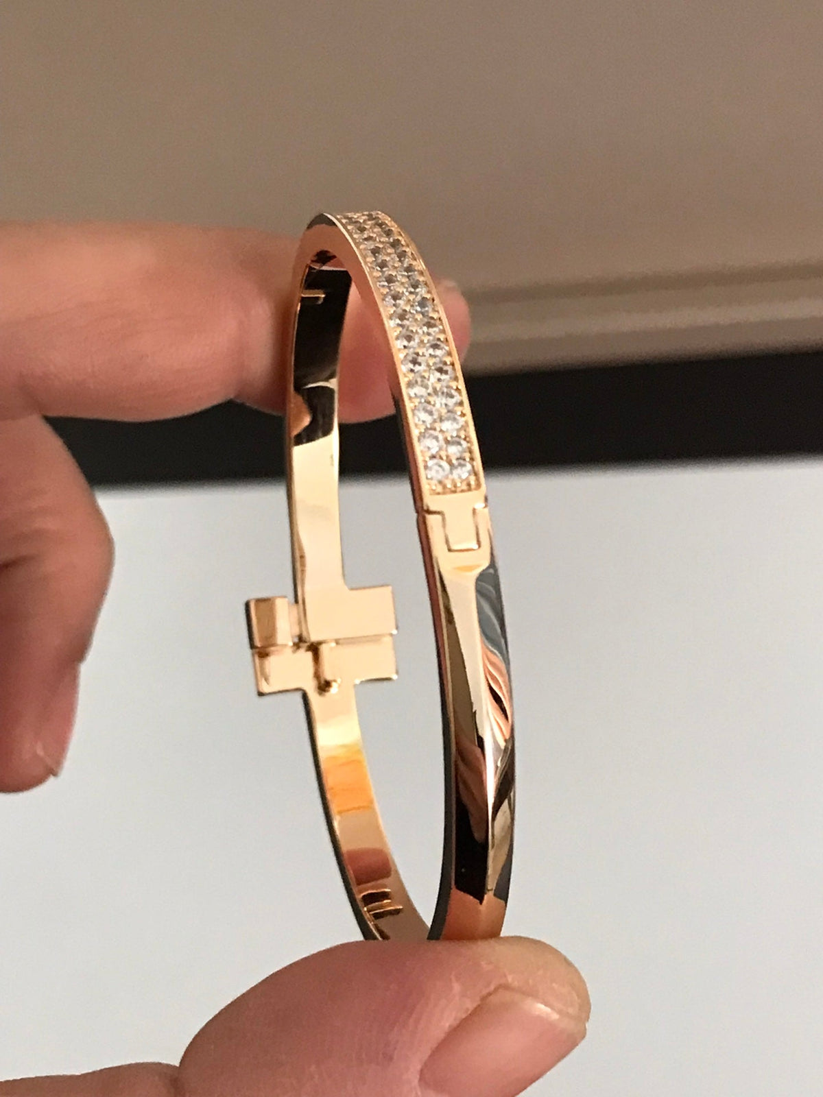 [JeweliWhal]T1 WIDE DIAMOND HINGED BANGLE PINK GOLD