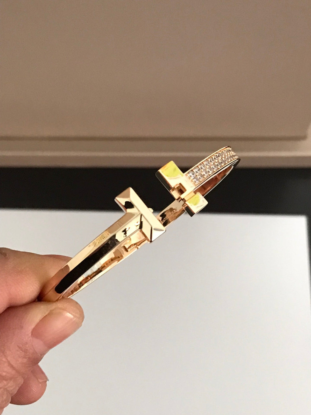 [JeweliWhal]T1 WIDE DIAMOND HINGED BANGLE PINK GOLD