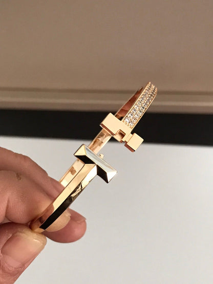 [JeweliWhal]T1 WIDE DIAMOND HINGED BANGLE PINK GOLD
