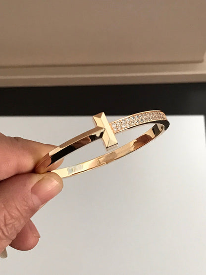 [JeweliWhal]T1 WIDE DIAMOND HINGED BANGLE PINK GOLD
