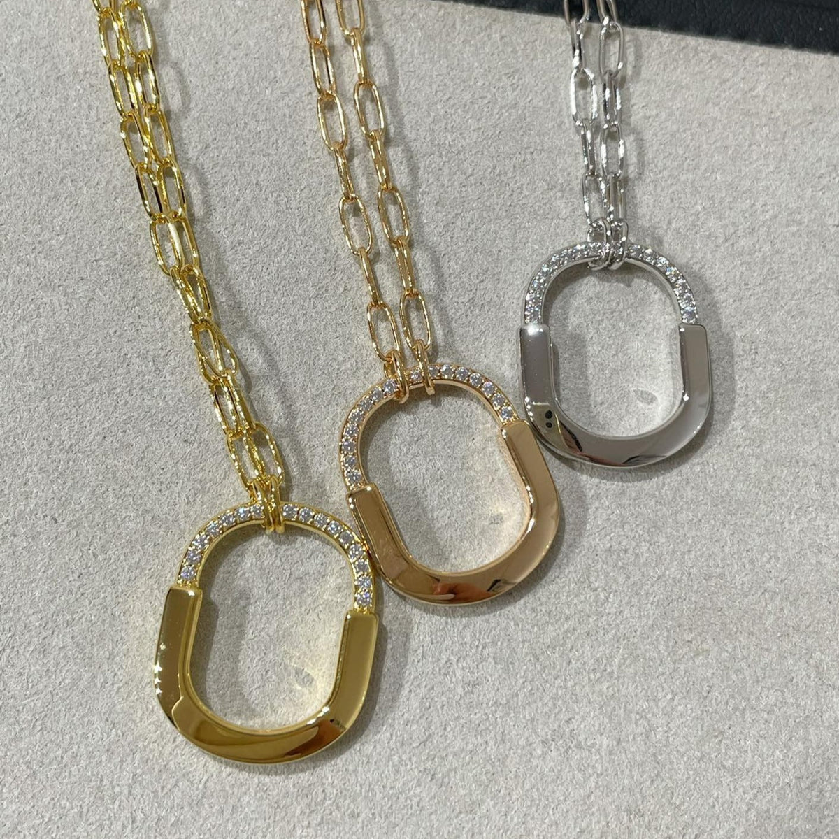 [JeweliWhal]LOCK MEDIUM PENDANT DIAMOND NECKLACE