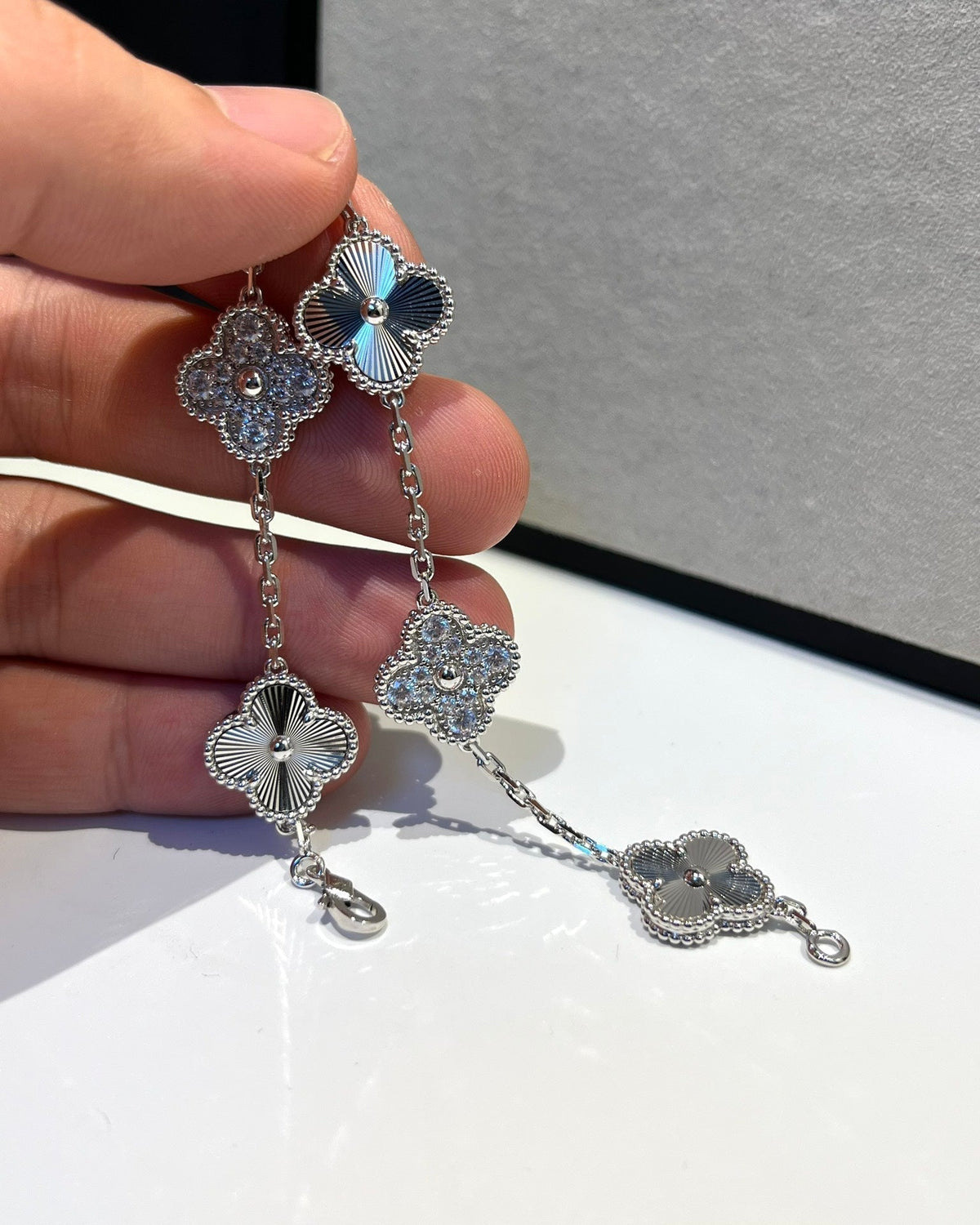 [⭐⭐JeweliWhal] CLOVER 5 MOTIF LASER BRACELET COLLECTION