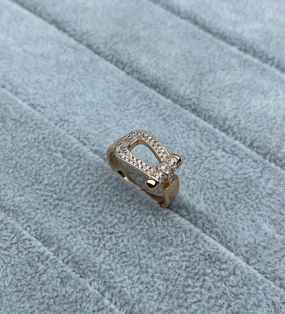 [⭐⭐JeweliWhal]Wide Hoof-Shaped Diamond-Studded Ring