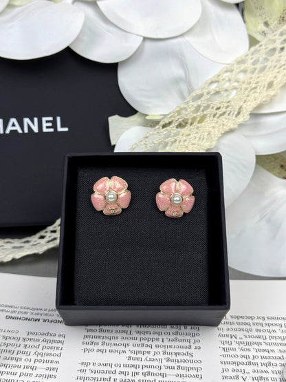 [⭐⭐JeweliWhal]26C Pink Camellia Pearl Enamel Stud Earrings