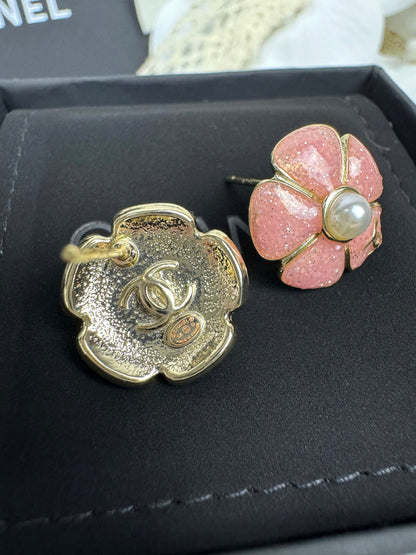 [⭐⭐JeweliWhal]26C Pink Camellia Pearl Enamel Stud Earrings