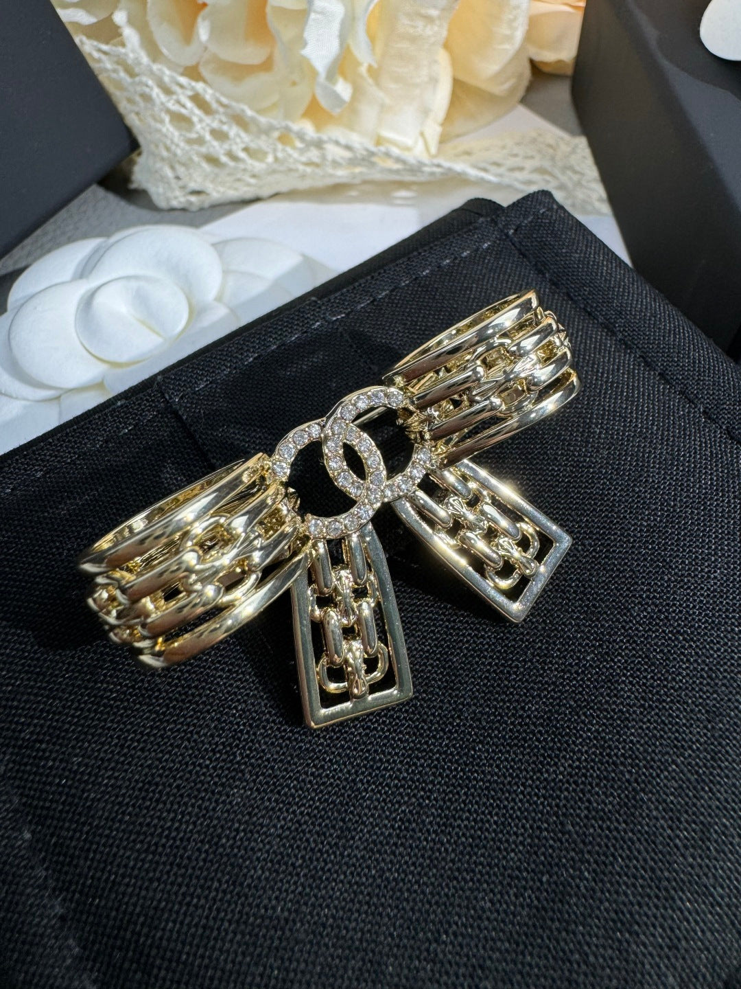 [⭐⭐JeweliWhal]25K Hollow Bow Brooch