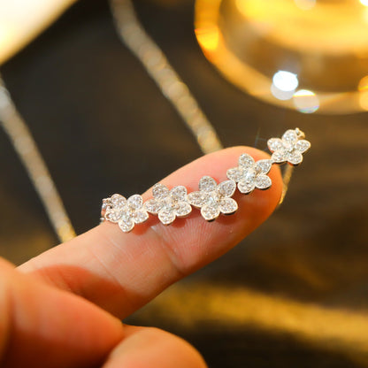[JeweliWhal]]wild flower diamond line pendant
