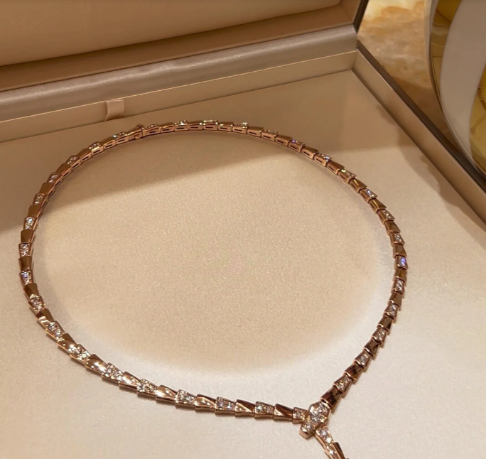 [⭐⭐JeweliWhal]NEW！SERPENT DIAMOND NECKLACE