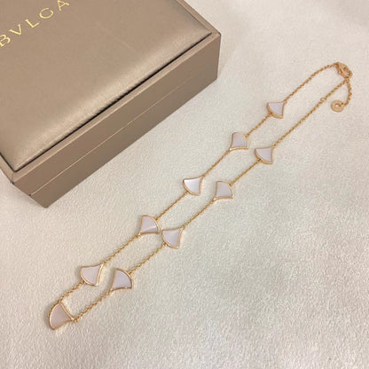 [⭐⭐JeweliWhal]NEUHEIT: BLUMENKLEID MIT ZEHN BLÜTEN UND GOLDHALSKETTE
