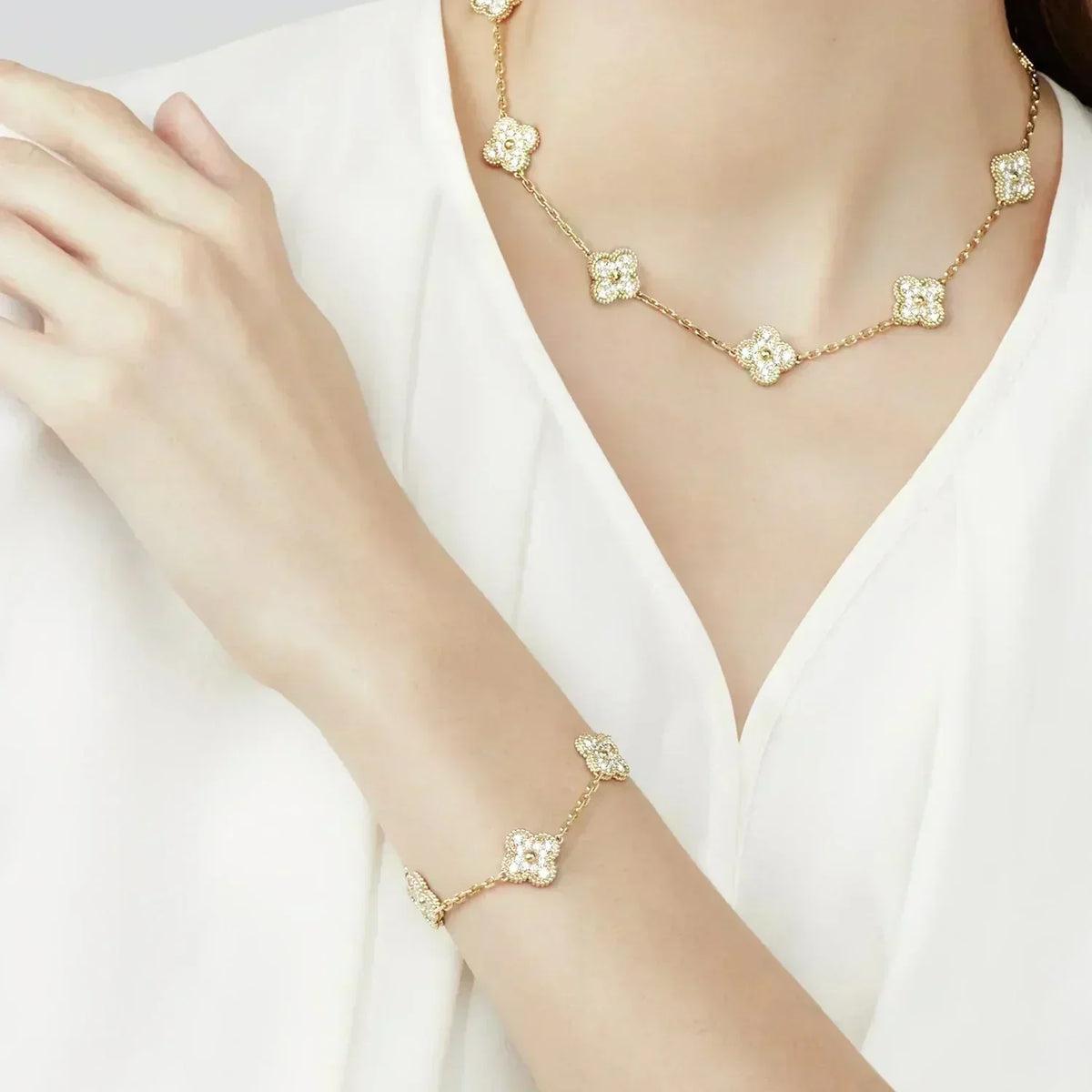 [⭐⭐JeweliWhal] CLOVER 5 MOTIF FULL DIAMOND BRACELET COLLECTION
