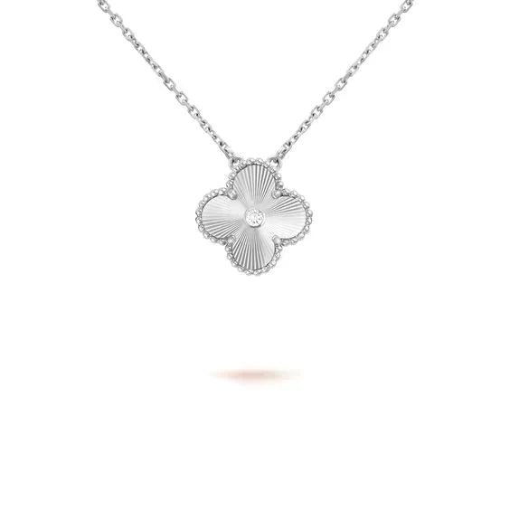 [⭐⭐JeweliWhal]CLOVER 15MM DIAMANT LASER-HALSKETTE SILBER