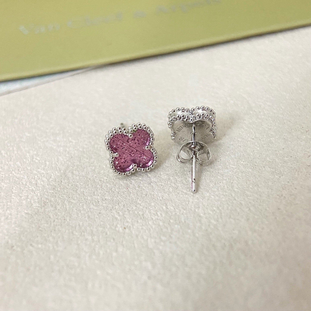 [⭐⭐JeweliWhal]2026 NEU MINI-KLEEBLATT 1 MOTIV BUBBLEGUM-ROSA EMAILLE