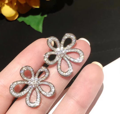 [⭐⭐JeweliWhal]BLUMENSPITZEN-OHRRINGE MIT VOLLBESATZ-DIAMANTEN