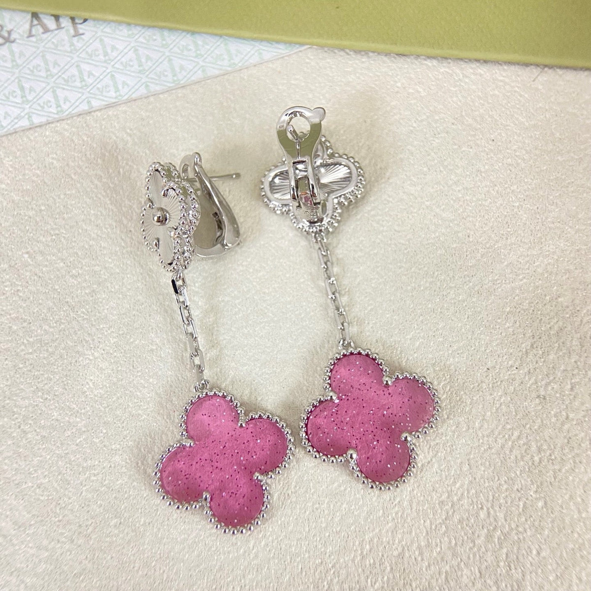 [⭐⭐JeweliWhal]2026 NEW CLOVER 2 MOTIF  BUBBLE PINK ENAMEL