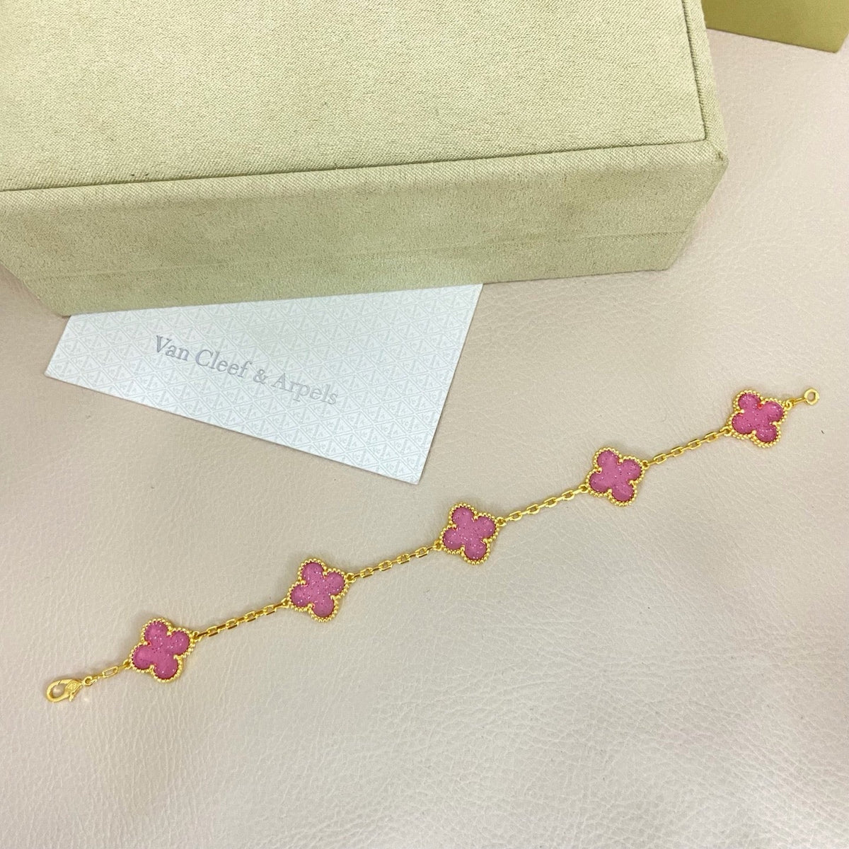 [⭐⭐JeweliWhal]NEUES BUBBLE PINK EMAILLE-ARMBAND MIT 5 BLUMEN