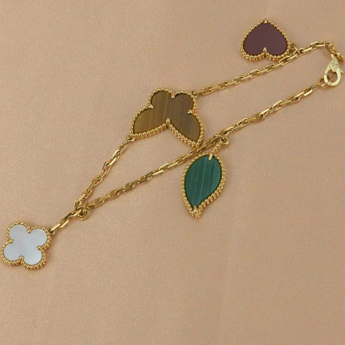 [⭐⭐JeweliWhal]GLÜCKSBRINGENDES 5-MOTIV-ARMBAND IN GOLD