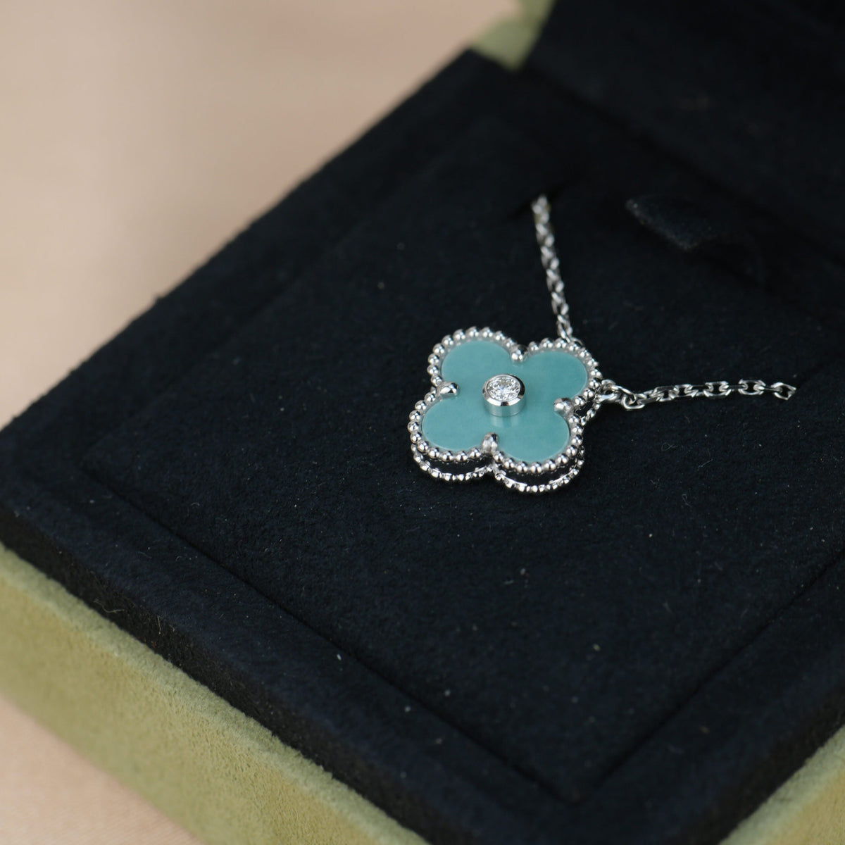 [⭐⭐JeweliWhal]CLOVER 15MM DIAMOND SVRES PORCELAIN  NECKLACE SILVER