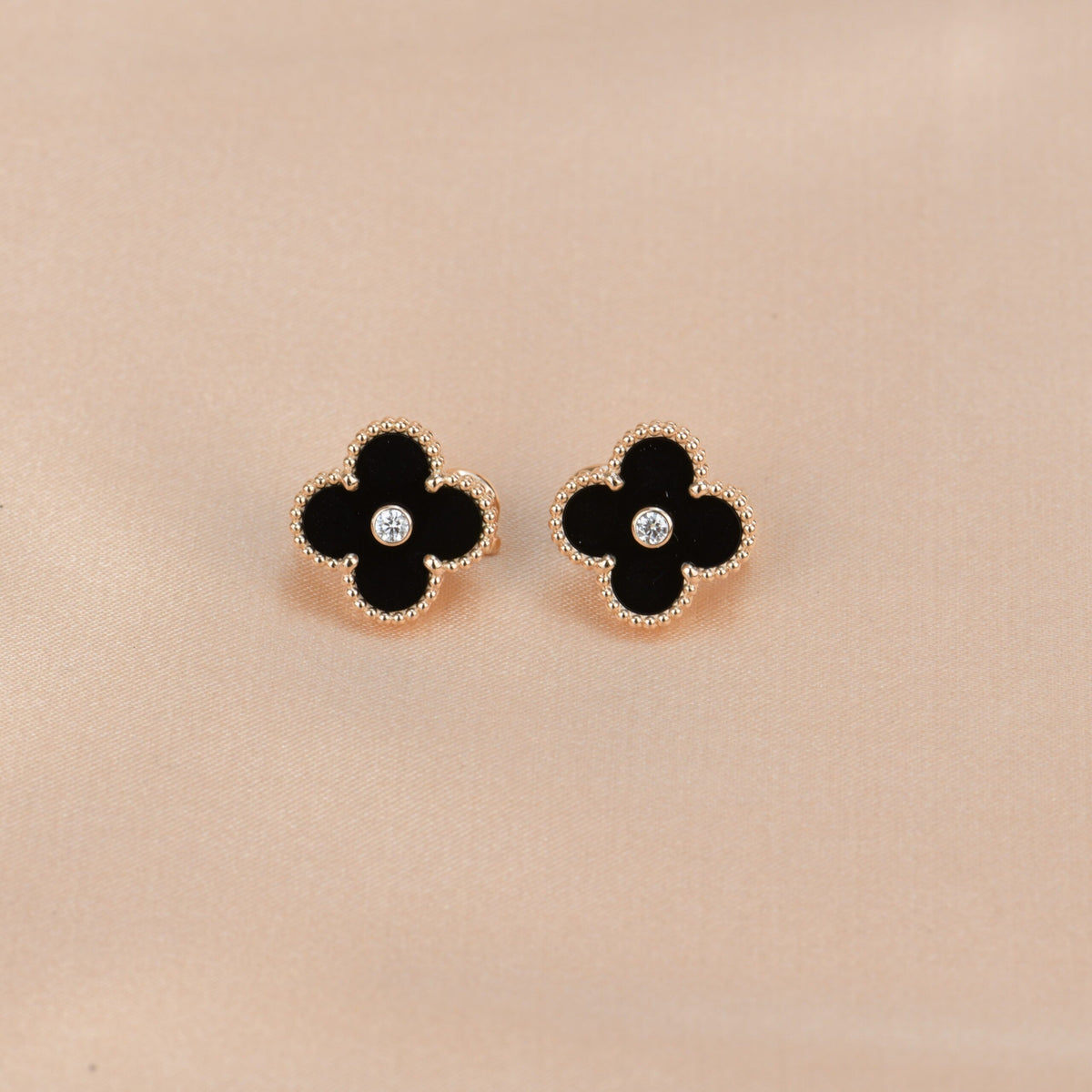 [⭐⭐JeweliWhal]CLOVER MEDIUM 1 MOTIFS ONYX DIAMOND EARRINGS