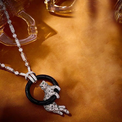 [⭐⭐JeweliWhal Schmuck]NEUE KETTE MIT SCHWARZEM PANTHER-KREIS UND VOLLDIAMANTEN-BESATZ