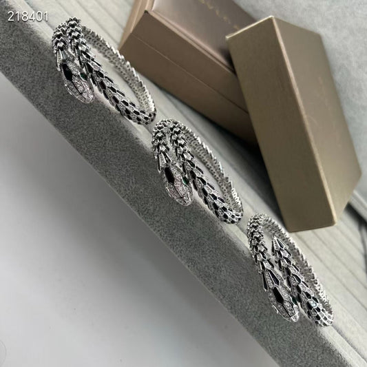 [⭐⭐JeweliWhal]NEW OBSIDIAN & DIAMOND SERPENT BRACELET
