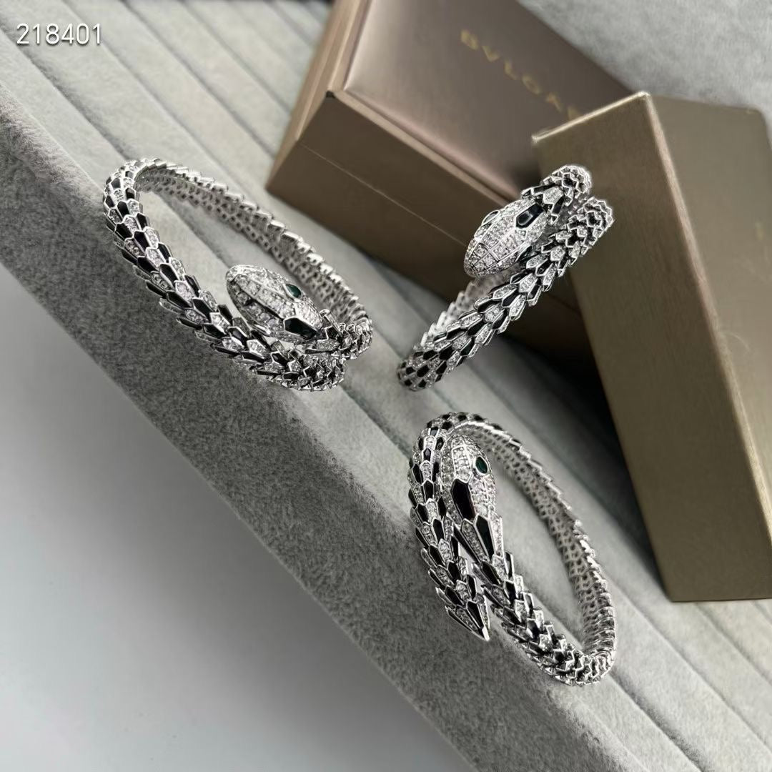 [⭐⭐JeweliWhal]NEW OBSIDIAN & DIAMOND SERPENT BRACELET