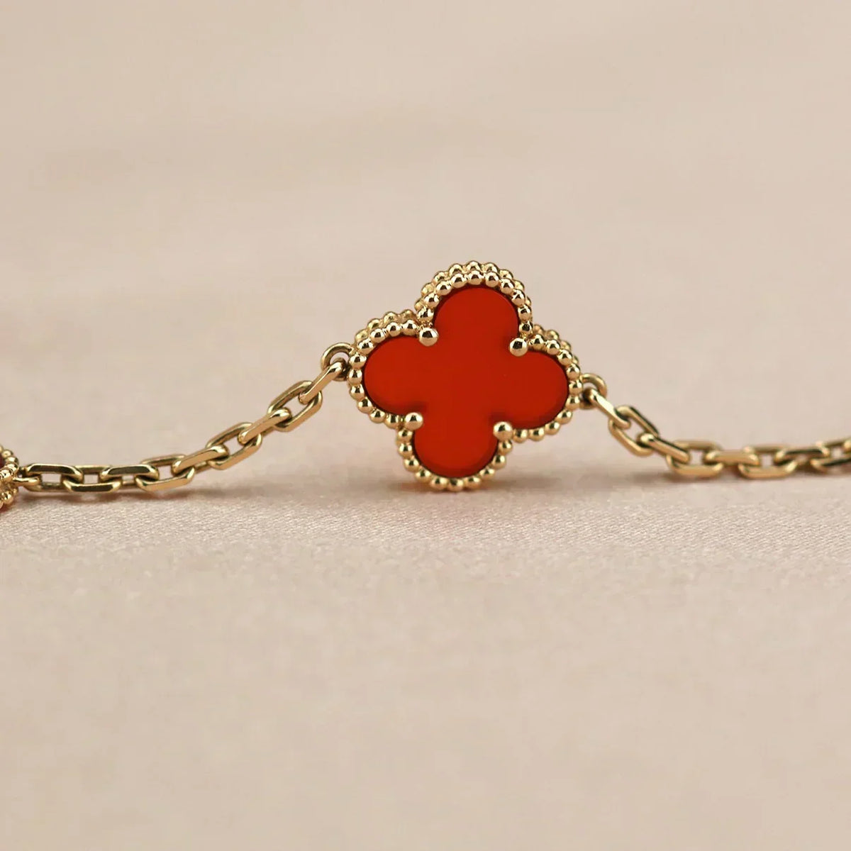 [⭐⭐JeweliWhal] CLOVER 5 MOTIF RED CORNELIAN BRACELET COLLECTION