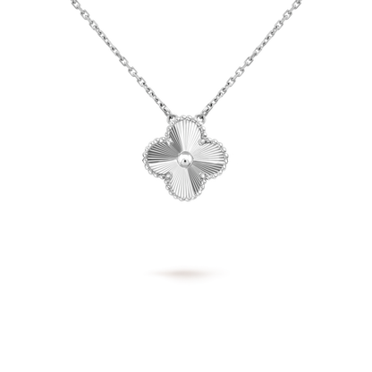 [⭐⭐JeweliWhal]CLOVER 15MM LASER NECKLACE SILVER