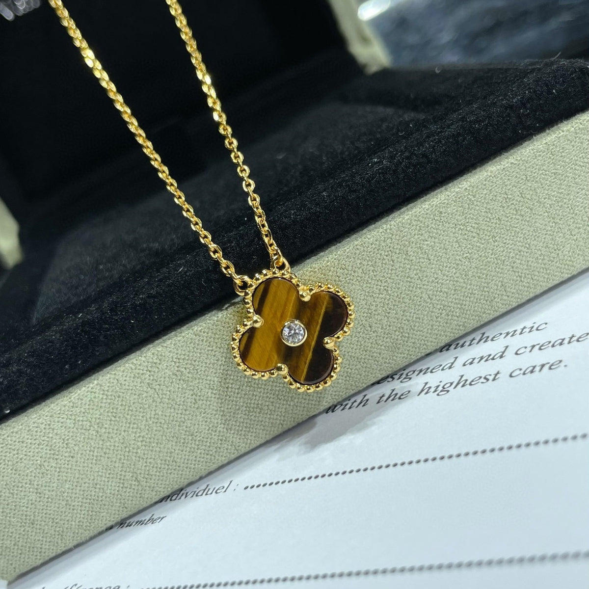 [⭐⭐JeweliWhal]CLOVER 15MM DIAMOND AND YELLOW TIGER'S EYE AGATE necklace