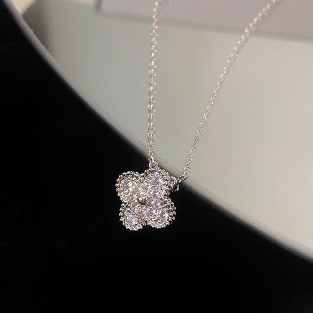 [⭐⭐JeweliWhal]CLOVER 15MM DIAMANT-EINZELBLUMEN-HALSKETTE