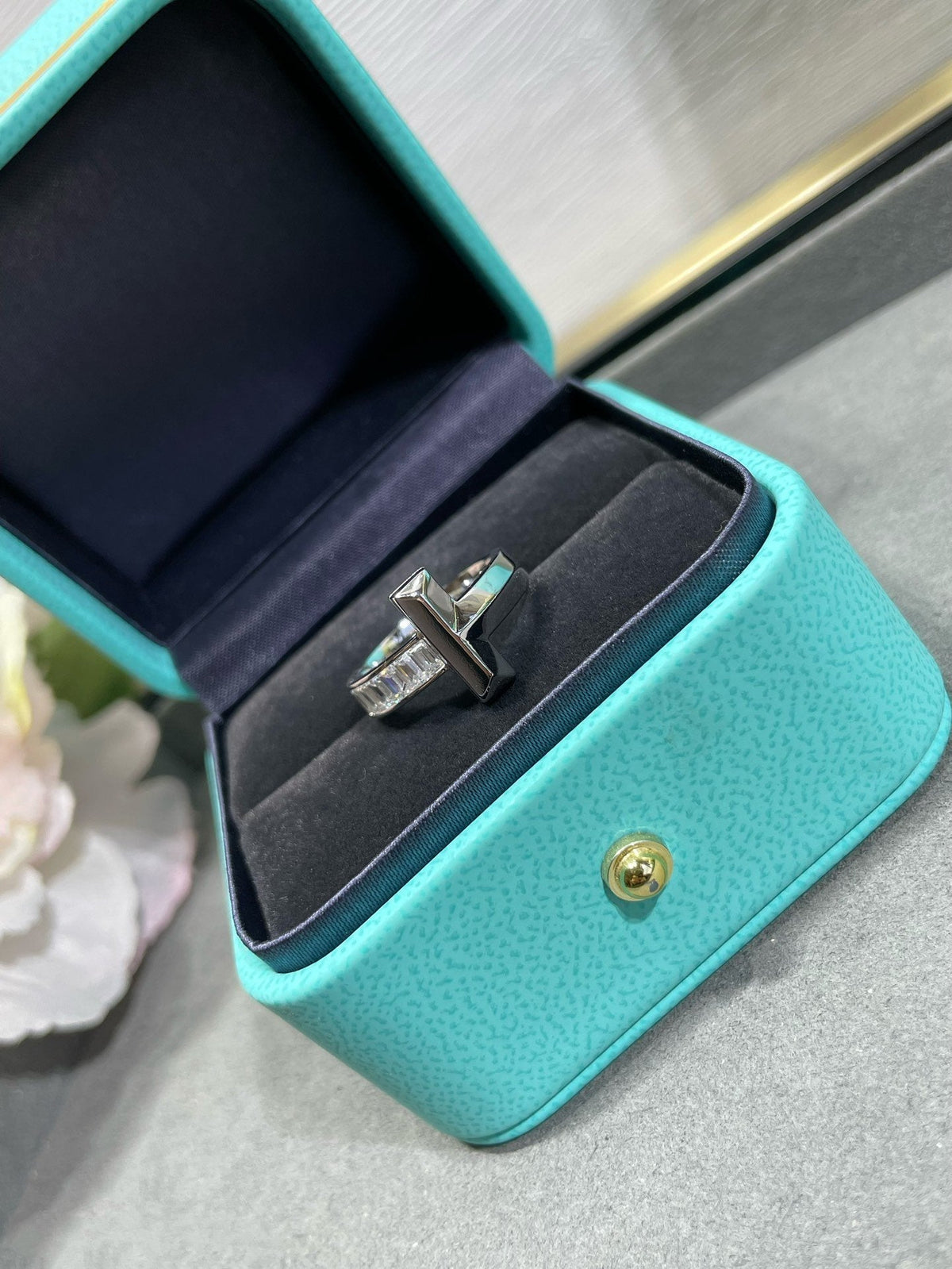 [JeweliWhal]T1 WIDE 4.5MM DIAMOND RING