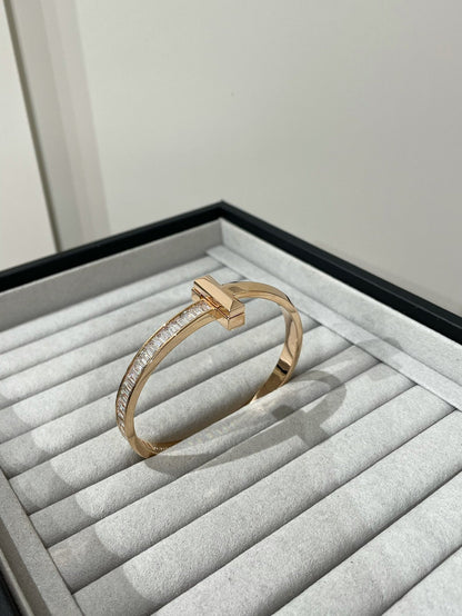 [JeweliWhal]WIDE HINGED BANGLE PINK GOLD WITH BAGUETTE DIAMONDS