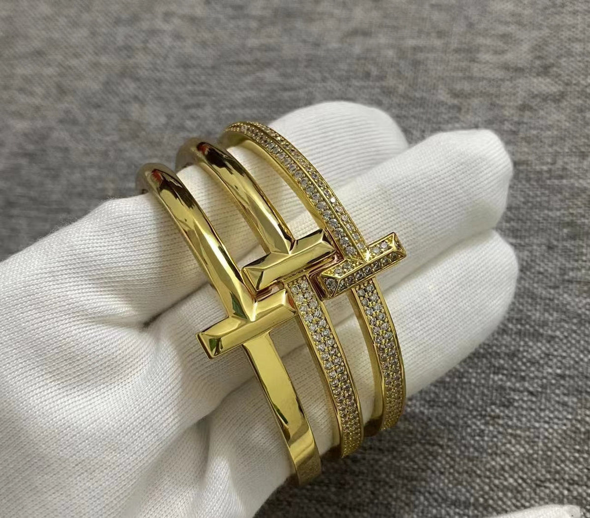 [JeweliWhal]T1 WIDE HINGED BANGLE BRACELET
