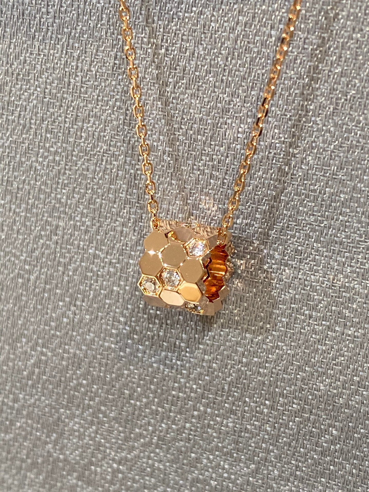 [⭐⭐JeweliWhal]BEE LOVE DIAMOND NECKLACE