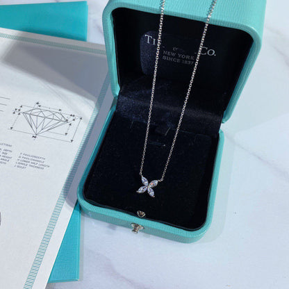 [JeweliWhal]PLATINUM AND DIAMOND VICTORIA PENDANT NECKLACE