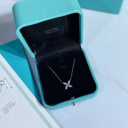 [JeweliWhal]PLATINUM AND DIAMOND VICTORIA PENDANT NECKLACE