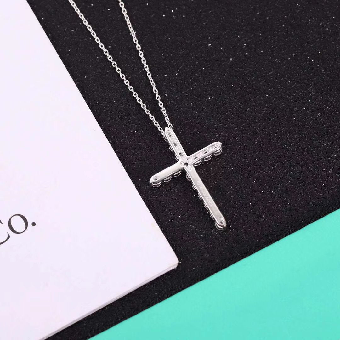 [JeweliWhal]MOISSANITE STONE CROSS PENDANT NECKLACE SIMULATED DIAMOND CROSS CHOKER